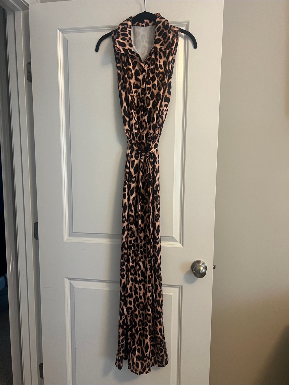 Sleeveless Leopard Print Jumpsuit with Tie Waist